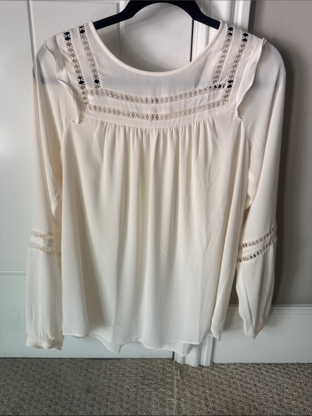 Ann Taylor Loft Women's Cream Lace-Trim Long Sleeve Blouse in size small